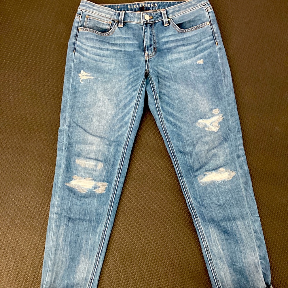 White House Black Market distressed jeans Sz 8